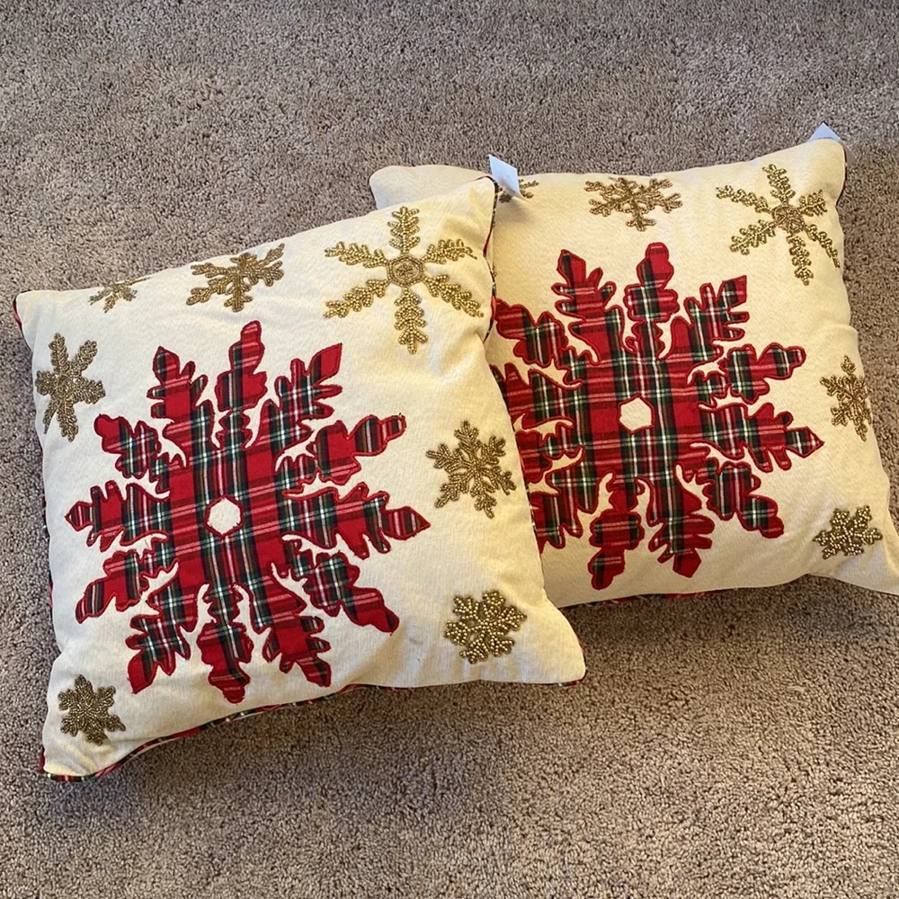 World Market Holiday Christmas Pillow Wreath Snowflake Poinsettia 20